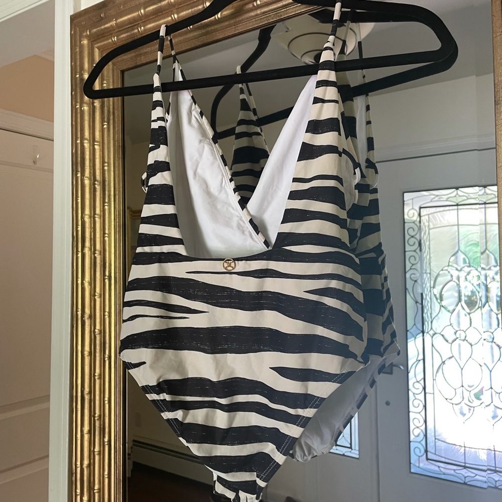 Zebra one piece - Picture 3 of 6